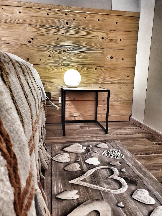 B&B Il Pettirosso Malonno Eksteriør billede