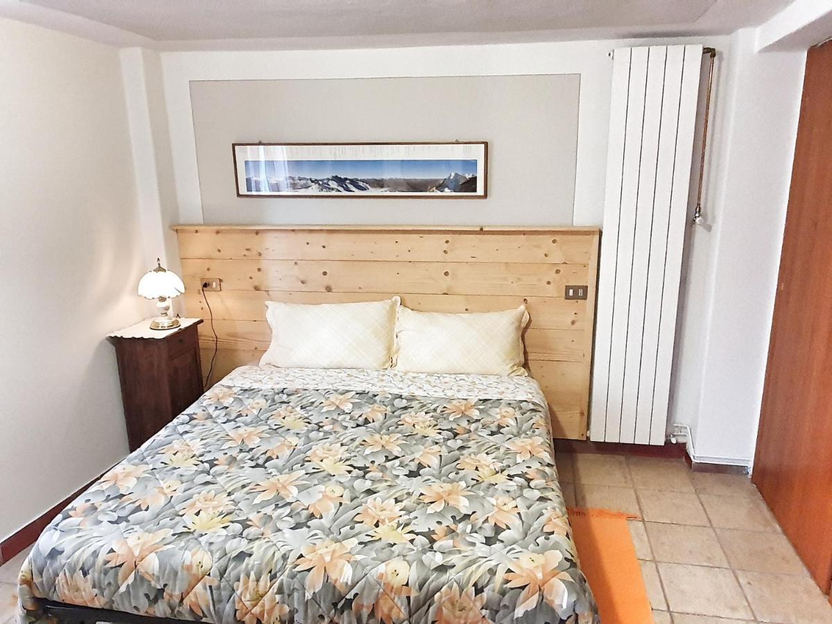 B&B Il Pettirosso Malonno Eksteriør billede