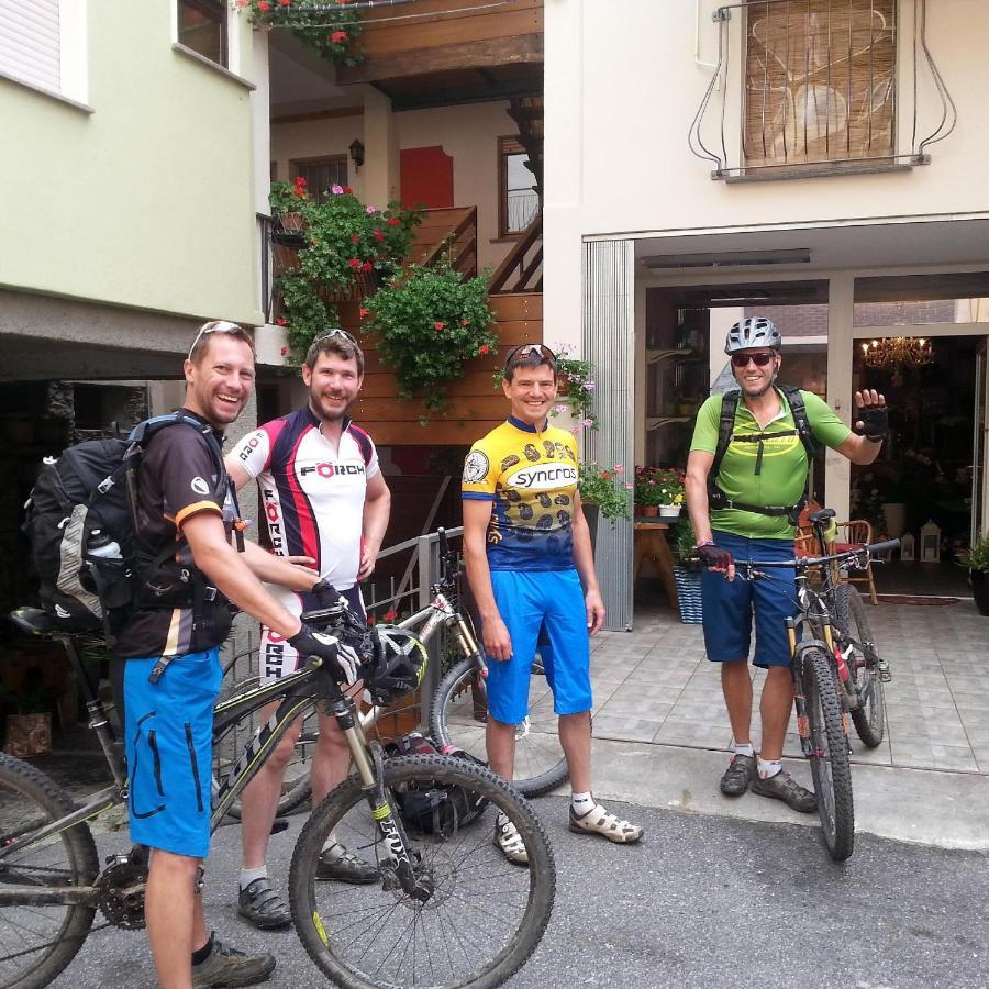 B&B Il Pettirosso Malonno Eksteriør billede