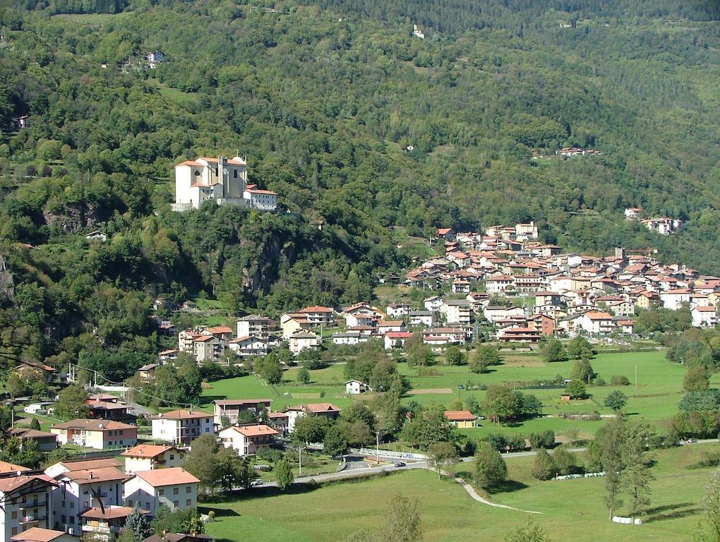 B&B Il Pettirosso Malonno Eksteriør billede